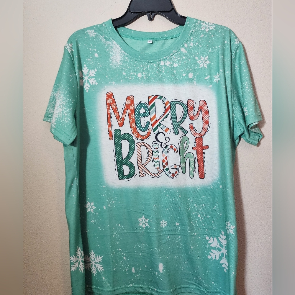 NWOT Womens "Merry & Bright" Christmas-themed Short Sleeve Shirt